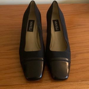 Van Eli Vero Cudio 2 1/2” block heels; preowned; good condition